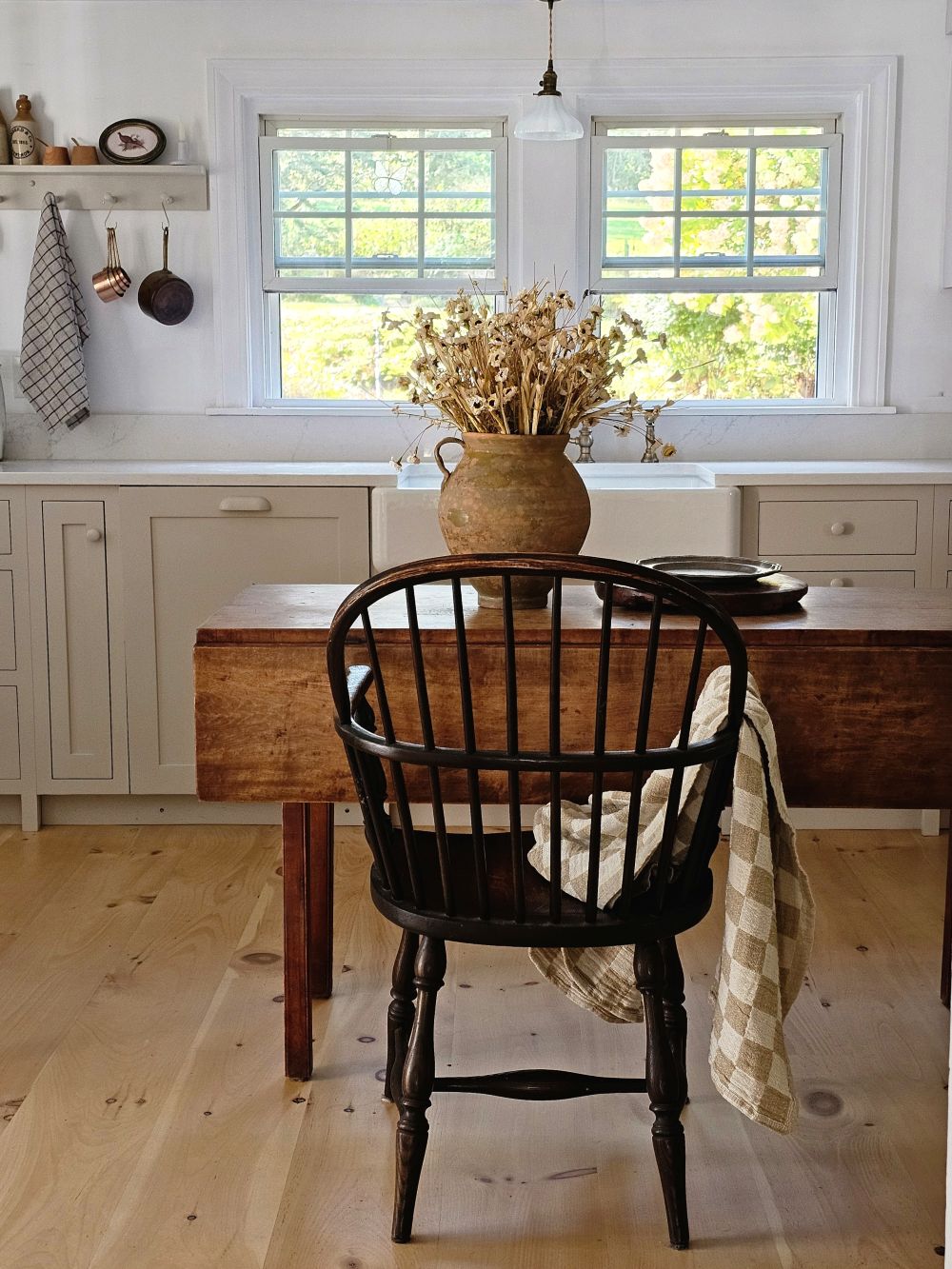 Faded Cream Wildflower and Grass Spray