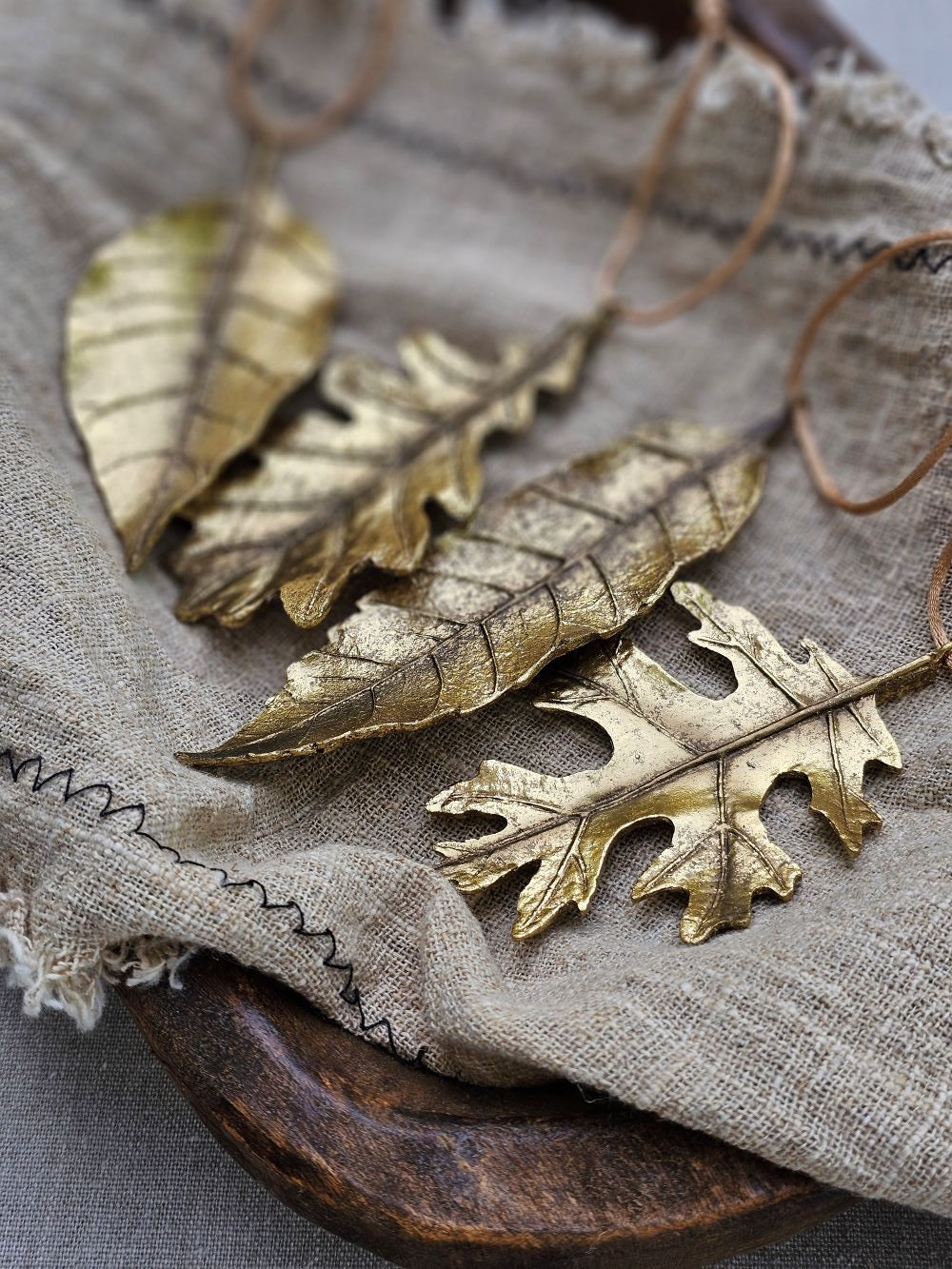 Golden Leaves Ornament Set