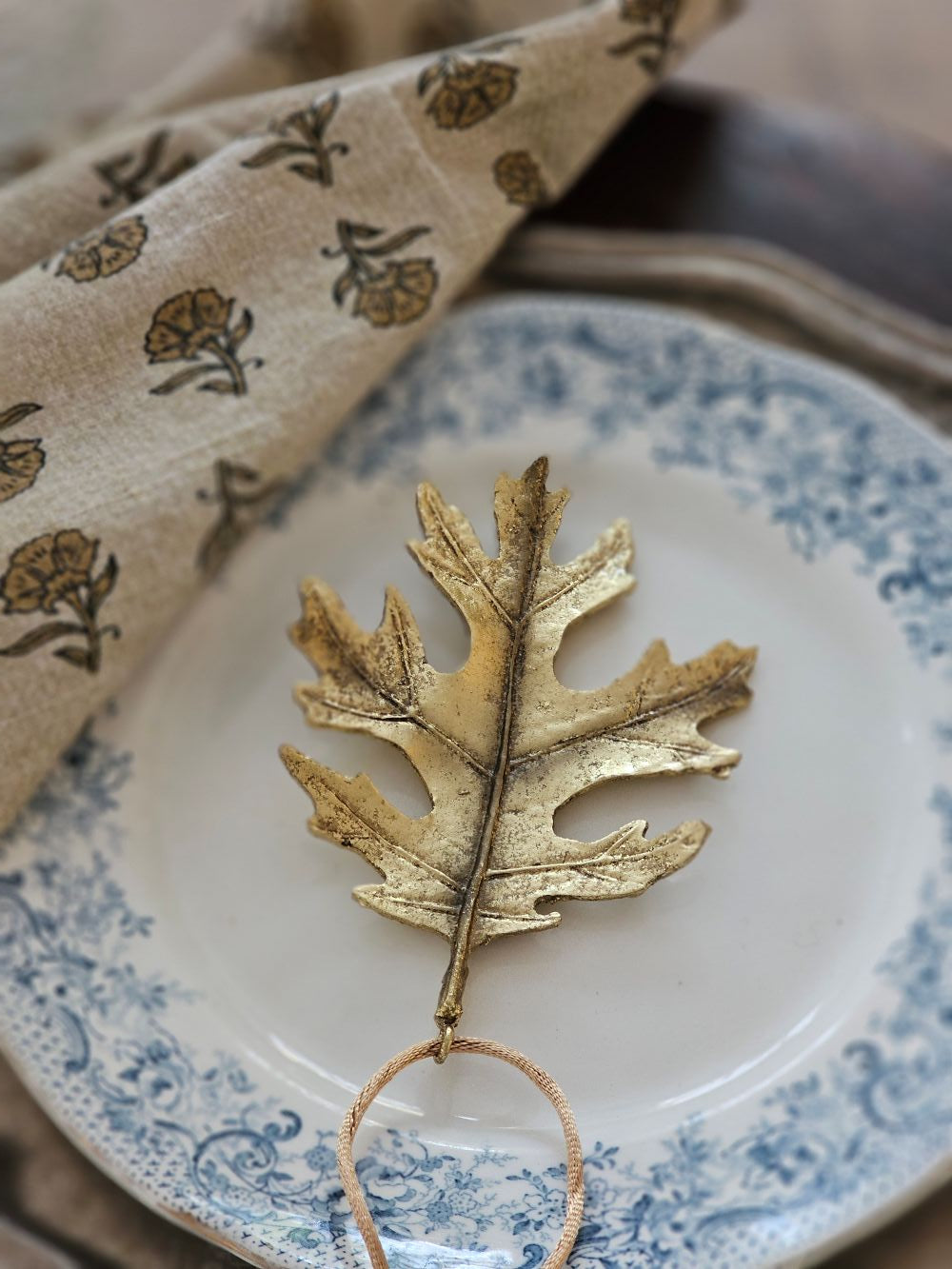 Golden Leaves Ornament Set