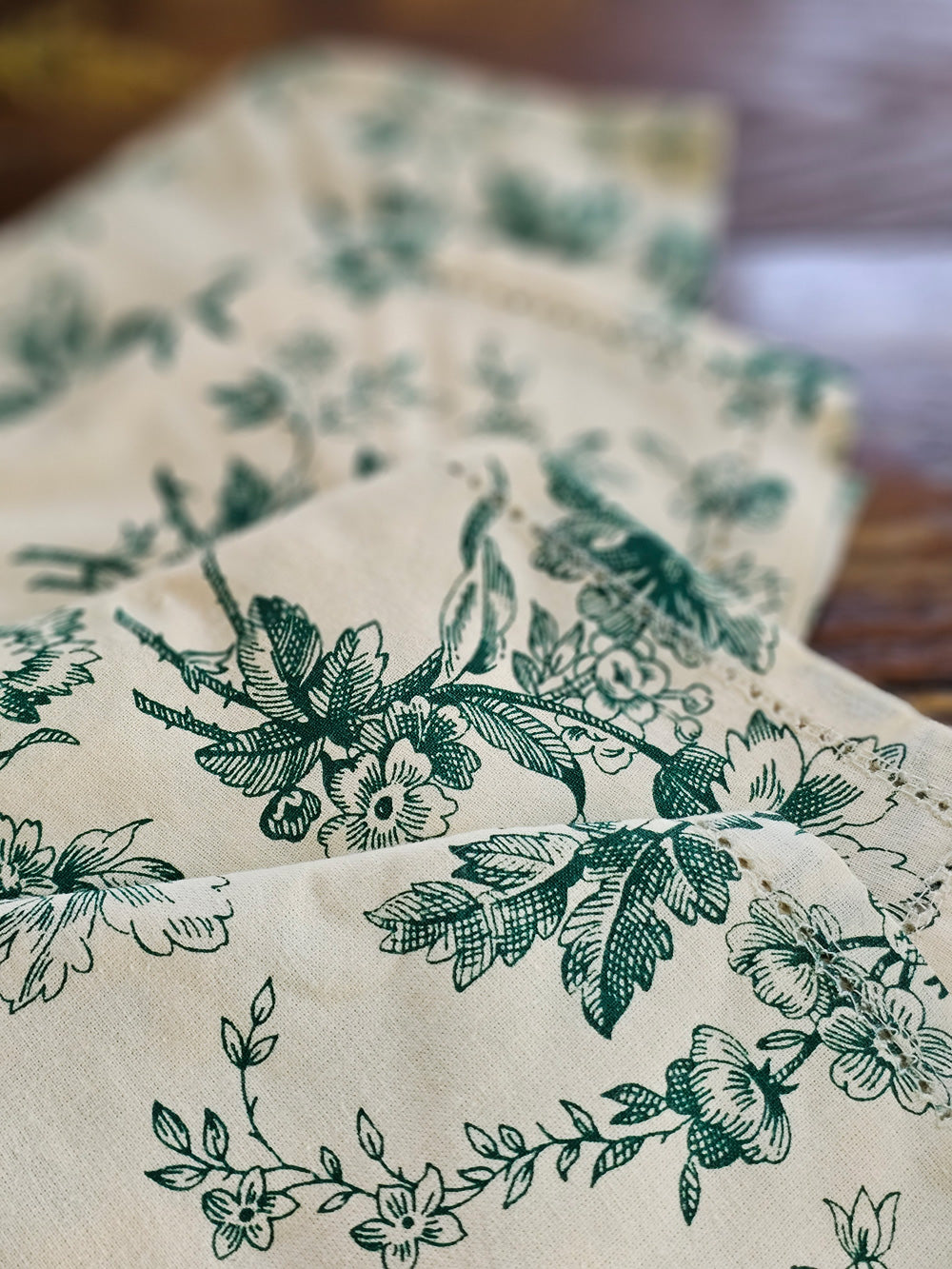 Green Floral Toile Napkin Set