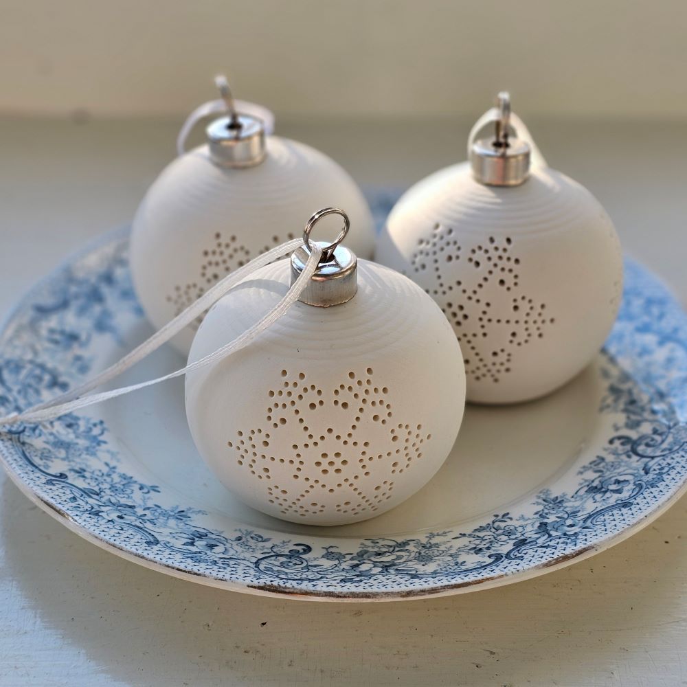 Lighted Snowflake Ornament, Set of Three