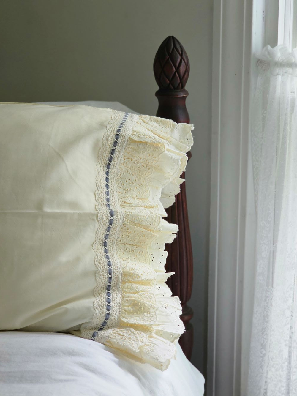 Eyelet Ruffles with Blue Velvet Ribbon Pillowcase, Set of 2
